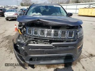 2019 Jeep Compass Latitude with VIN 3C4NJCBB6KT699854, listed as a Copart auction lot 48967185 with 17,666 mi miles and Salvage title. Bid and sale history available at DreamBid. Image 5.