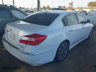 2014 Hyundai Genesis 5.0L R-Spec with VIN KMHGC4DH6EU264607, listed as a IAAI auction lot 40870852 with 175,404 mi miles. Bid and sale history available at carsss.com. Image 4.