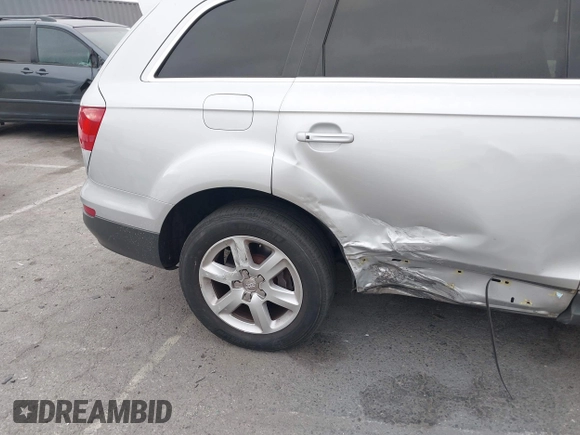 2014 Audi Q7 Premium Plus with VIN WA1LGAFE2ED017135, listed as a IAAI auction lot 42533428 with 142,132 mi miles and . Bid and sale history available at DreamBid. Image 6.
