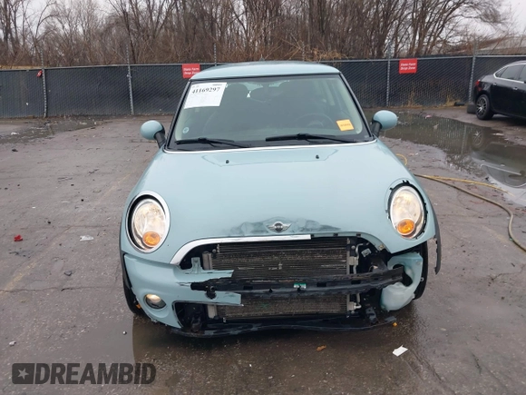 2012 MINI Hardtop with VIN WMWSU3C54CT541901, listed as a IAAI auction lot 41169297 with 147,677 mi miles and . Bid and sale history available at DreamBid. Image 13.