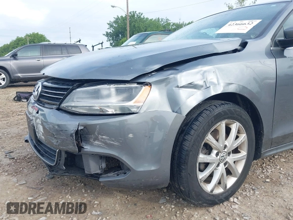 2013 Volkswagen Jetta SE with VIN 3VWDX7AJ7DM426720, listed as a IAAI auction lot 42366632 with 142,318 mi miles and . Bid and sale history available at DreamBid. Image 6.