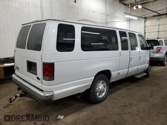 2003 Ford Econoline Passenger XL z VIN 1FBSS31S73HA53454, wystawiony jako Copart lot #85071194 z przebiegiem 118 788 mil mil oraz Szkoda całkowita • Salvage title. Historia ofert i sprzedaży dostępna na DreamBid. Obrazek 3.