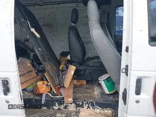 2010 Ford Econoline Cargo Commercial z VIN 1FTNE1EW4ADA66216, wystawiony jako IAAI lot #42198735 z przebiegiem 191 087 mil mil oraz . Historia ofert i sprzedaży dostępna na DreamBid. Obrazek 8.
