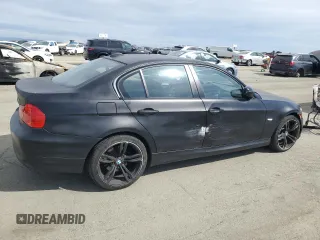 2011 BMW 3 Series 328i z VIN WBAPH7C51BA801991, wystawiony jako Copart lot #50096365 z przebiegiem 122 874 mil mil oraz Szkoda całkowita • Salvage title. Historia ofert i sprzedaży dostępna na DreamBid. Obrazek 3.