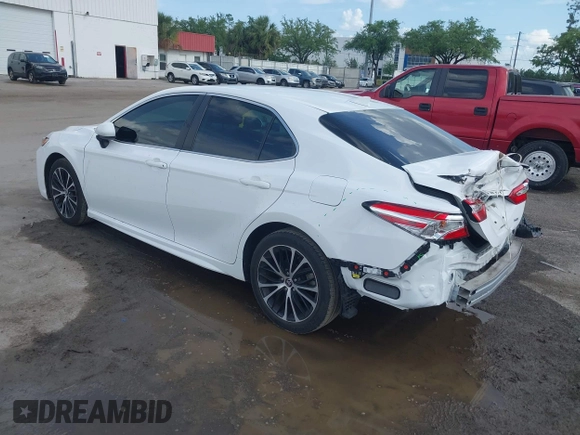 2020 Toyota Camry SE z VIN 4T1G11AK7LU975234, wystawiony jako IAAI lot #41912569 z przebiegiem 114 547 mil mil oraz . Historia ofert i sprzedaży dostępna na DreamBid. Obrazek 3.