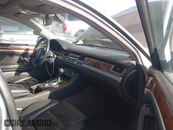 2006 Audi A8 4.2L z VIN WAULL44E16N024172, wystawiony jako IAAI lot #41773511 z przebiegiem 136 917 mil mil oraz . Historia ofert i sprzedaży dostępna na DreamBid. Obrazek 5.
