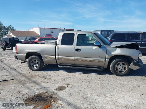 2001 Chevrolet Silverado 1500 LS with VIN 2GCEC19T911403528, listed as a IAAI auction lot 41432803 with 318,740 mi miles. Bid and sale history available at carsss.com. Image 14.