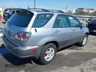 2002 Lexus RX with VIN JTJGF10U720140178, listed as a IAAI auction lot 41686562 with 166,211 mi miles. Bid and sale history available at carsss.com. Image 4.