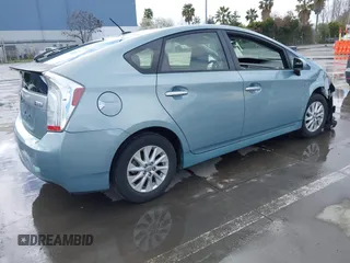 2014 Toyota Prius z VIN JTDKN3DP0E3054990, wystawiony jako IAAI lot #41816522 z przebiegiem 131 239 mil mil oraz . Historia ofert i sprzedaży dostępna na DreamBid. Obrazek 4.
