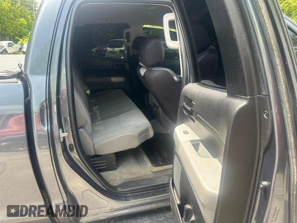 2009 Toyota Tundra z VIN 5TFBT54179X015051, wystawiony jako Copart lot #59124915 z przebiegiem 137 889 mil mil oraz Tytuł czysty. Historia ofert i sprzedaży dostępna na DreamBid. Obrazek 6.