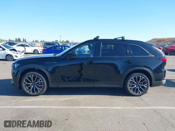 2025 Mazda CX-70 Premium Plus with VIN JM3KJEHA8S1100304, listed as a IAAI auction lot 42261867 with 2,678 mi miles and . Bid and sale history available at DreamBid. Image 14.