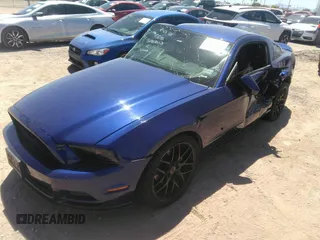 2014 Ford Mustang V6 z VIN 1ZVBP8AM9E5326813, wystawiony jako IAAI lot #31219468 z przebiegiem Nie podano mil oraz . Historia ofert i sprzedaży dostępna na DreamBid. Obrazek 2.