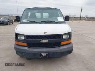 2013 Chevrolet Express Cargo z VIN 1GCSGAFX4D1128353, wystawiony jako IAAI lot #41369784 z przebiegiem 109 703 mil mil oraz . Historia ofert i sprzedaży dostępna na DreamBid. Obrazek 12.
