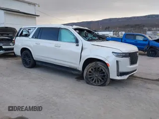 2021 Cadillac Escalade ESV Premium Luxury z VIN 1GYS4KKL5MR414354, wystawiony jako IAAI lot #41399443 z przebiegiem 35 701 mil mil oraz . Historia ofert i sprzedaży dostępna na DreamBid. Obrazek 1.