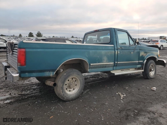1996 Ford F-250 with VIN 2FTHF26F1TCA35894, listed as a Copart auction lot 41414045 with 275,032 mi miles and Salvage Title. Bid and sale history available at carsss.com. Image 3.