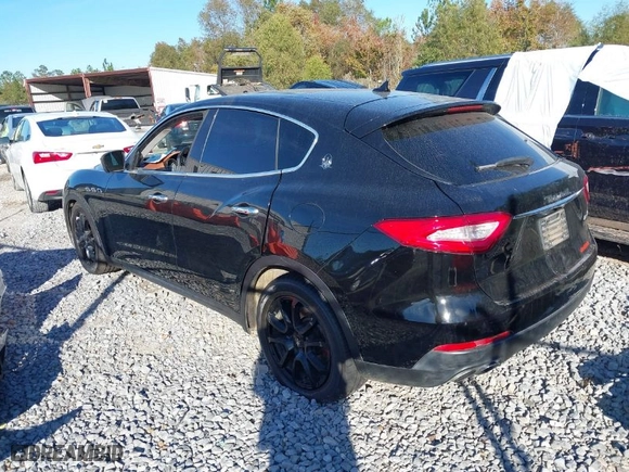 2017 Maserati Levante with VIN ZN661XUA1HX234457, listed as a IAAI auction lot 41029384 with 132,624 mi miles. Bid and sale history available at carsss.com. Image 3.