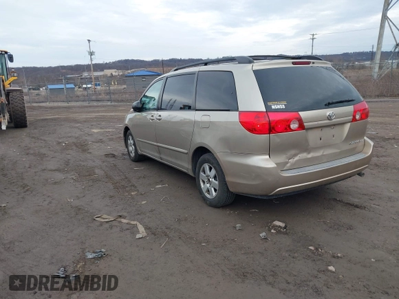 2007 Toyota Sienna CE with VIN 5TDZK23C37S042897, listed as a IAAI auction lot 41472130 with 196,055 mi miles. Bid and sale history available at carsss.com. Image 3.