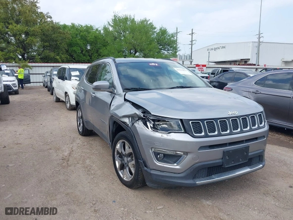2019 Jeep Compass Limited with VIN 3C4NJCCB9KT793631, listed as a IAAI auction lot 41933473 with 124,216 mi miles. Bid and sale history available at carsss.com. Image 1.