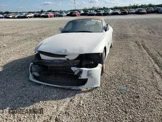2006 BMW Z4 3.0si with VIN 4USBU53556LX00647, listed as a Copart auction lot 83436974 with 70,077 mi miles and Salvage title. Bid and sale history available at DreamBid. Image 11.
