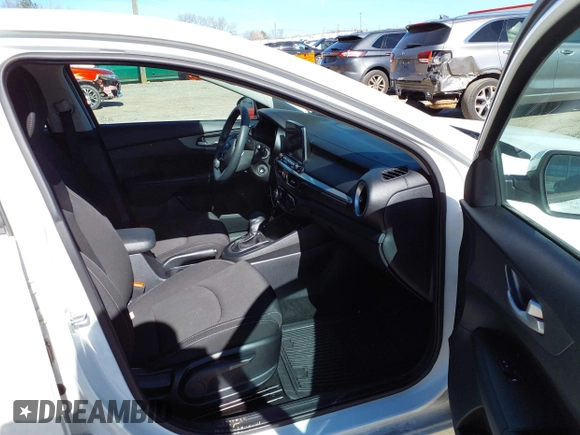 2019 Kia Forte LXS with VIN 3KPF24AD6KE012726, listed as a IAAI auction lot 41682048 with 65,695 mi miles. Bid and sale history available at carsss.com. Image 5.