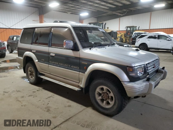 1995 Mitsubishi Montero z VIN 2BGF0126264046653, wystawiony jako Copart lot #81135584 z przebiegiem 254 106 mil mil oraz Czysty tytuł • Clean title. Historia ofert i sprzedaży dostępna na DreamBid. Obrazek 4.
