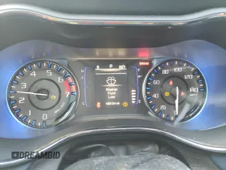 2015 Chrysler 200 S z VIN 1C3CCCBB1FN674775, wystawiony jako Copart lot #54410395 z przebiegiem 160 154 mil mil oraz Szkoda całkowita • Salvage title. Historia ofert i sprzedaży dostępna na DreamBid. Obrazek 9.