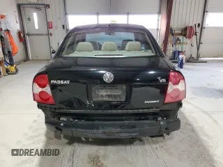 2001 Volkswagen Passat z VIN WVWPH63B61P275520, wystawiony jako Copart lot #86681814 z przebiegiem 142 184 mil mil oraz Szkoda całkowita • Salvage title. Historia ofert i sprzedaży dostępna na DreamBid. Obrazek 6.