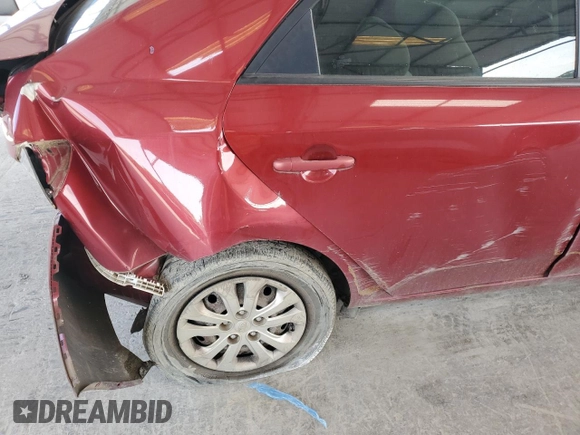 2010 Kia Forte EX z VIN KNAFU4A25A5230589, wystawiony jako Copart lot #55386055 z przebiegiem 201 875 mil mil oraz Szkoda całkowita • Salvage title. Historia ofert i sprzedaży dostępna na DreamBid. Obrazek 10.