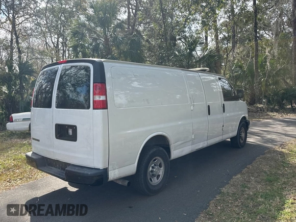 2020 Chevrolet Express Cargo Van with VIN 1GCWGBFP4L1136829, listed as a Copart auction lot 43995485 with 107,384 mi miles and Clean Title. Bid and sale history available at carsss.com. Image 4.