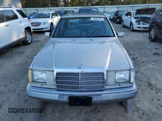 1993 Mercedes-Benz E Class with VIN WDBEA32E9PB936886, listed as a Copart auction lot 86800894 with 115,217 mi miles and Salvage Title. Bid and sale history available at carsss.com. Image 5.