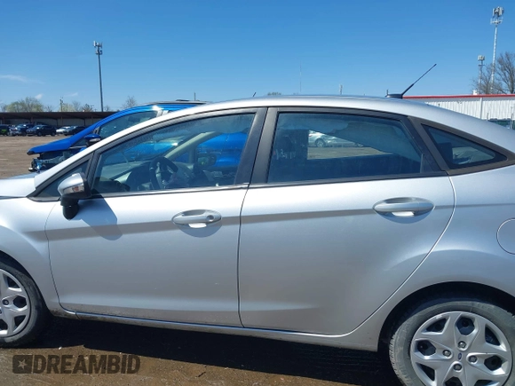 2013 Ford Fiesta SE with VIN 3FADP4BJ7DM207522, listed as a IAAI auction lot 41962314 with 191,550 mi miles. Bid and sale history available at carsss.com. Image 15.