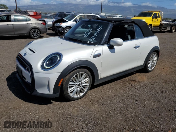 2024 MINI Convertible Cooper S z VIN WMW43DL08R3S00631, wystawiony jako Copart lot #49013325 z przebiegiem 13 760 mil mil oraz Czysty tytuł • Clean title. Historia ofert i sprzedaży dostępna na DreamBid. Obrazek 1.
