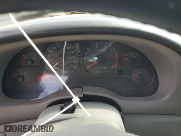 2003 Ford Mustang Standard с VIN 1FAFP40413F437836, выставлен на аукционе Copart как лот 58623395 с пробегом Не указан миль и Чистый • Clean title. История ставок и продаж доступна на DreamBid. Изображение 9.
