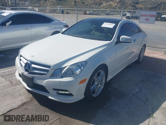 2012 Mercedes-Benz E 550 with VIN WDDKJ7DB7CF152018, listed as a IAAI auction lot 42304068 with 80,040 mi miles and . Bid and sale history available at DreamBid. Image 17.