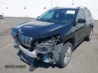 2017 Jeep Cherokee Overland z VIN 1C4PJMJS1HW530604, wystawiony jako IAAI lot #41701168 z przebiegiem 112 945 mil mil oraz . Historia ofert i sprzedaży dostępna na DreamBid. Obrazek 6.