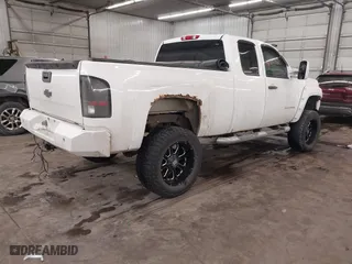 2009 Chevrolet Silverado 1500 LT with VIN 1GCEK29079Z200459, listed as a IAAI auction lot 41606705 with 313,817 mi miles. Bid and sale history available at carsss.com. Image 4.