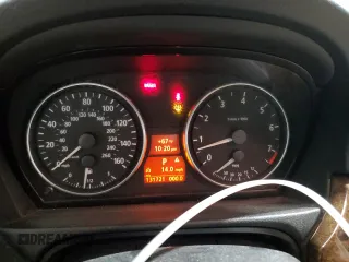 2006 BMW 3 Series 325xi z VIN WBAVD13576KV09648, wystawiony jako Copart lot #56539975 z przebiegiem 131 721 mil mil oraz Szkoda całkowita • Salvage title. Historia ofert i sprzedaży dostępna na DreamBid. Obrazek 9.