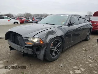 2014 Dodge Charger RT Plus z VIN 2C3CDXDT3EH301450, wystawiony jako Copart lot #53372015 z przebiegiem 107 922 mil mil oraz Szkoda całkowita • Salvage title. Historia ofert i sprzedaży dostępna na DreamBid. Obrazek 1.