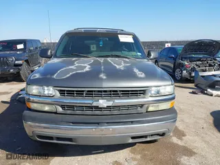 2002 Chevrolet Tahoe LT with VIN 1GNEC13Z12J233208, listed as a IAAI auction lot 41659873 with 238,922 mi miles. Bid and sale history available at carsss.com. Image 12.