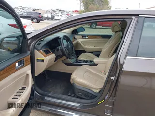 2015 Hyundai Sonata Limited with VIN 5NPE34AF4FH037765, listed as a IAAI auction lot 41887280 with 235,024 mi miles and . Bid and sale history available at carsss.com. Image 5.