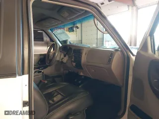2002 Mazda B-Series 2WD Truck DS with VIN 4F4YR16V42TM25828, listed as a IAAI auction lot 41440414 with 132,334 mi miles. Bid and sale history available at carsss.com. Image 5.