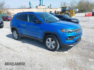 2022 Jeep Compass Latitude with VIN 3C4NJDBB5NT178361, listed as a IAAI auction lot 41874823 with 37,241 mi miles and . Bid and sale history available at DreamBid. Image 1.