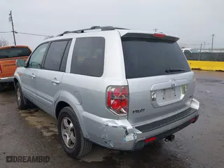 2006 Honda Pilot EX-L with RES with VIN 2HKYF18636H515182, listed as a IAAI auction lot 41811646 with 198,820 mi miles. Bid and sale history available at carsss.com. Image 6.