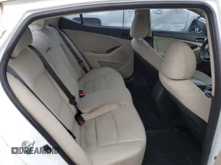 2015 Kia Optima LX z VIN KNAGM4A7XF5646760, wystawiony jako Copart lot #60365405 z przebiegiem 85 291 mil mil oraz Czysty tytuł • Clean title. Historia ofert i sprzedaży dostępna na DreamBid. Obrazek 10.