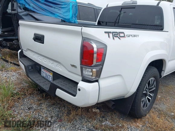 2023 Toyota Tacoma SR5 z VIN 3TMAZ5CNXPM208862, wystawiony jako IAAI lot #42206860 z przebiegiem 11 354 mil mil oraz . Historia ofert i sprzedaży dostępna na DreamBid. Obrazek 17.