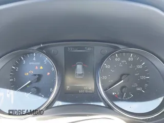 2017 Nissan Rogue SV z VIN 5N1AT2MV6HC818304, wystawiony jako IAAI lot #41828215 z przebiegiem 66 818 mil mil oraz . Historia ofert i sprzedaży dostępna na DreamBid. Obrazek 7.