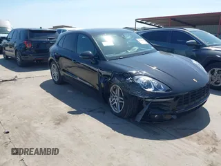 2018 Porsche Macan with VIN WP1AA2A56JLB07463, listed as a IAAI auction lot 41869415 with 112,053 mi miles. Bid and sale history available at carsss.com. Image 1.