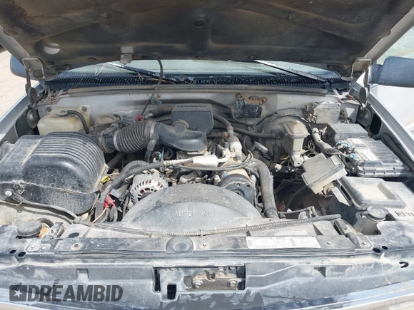 1997 Chevrolet Suburban with VIN 1GNFK16R3VJ330935, listed as a IAAI auction lot 41997594 with 231,497 mi miles and . Bid and sale history available at DreamBid. Image 10.