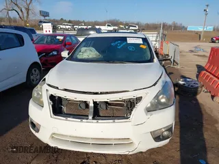 2015 Nissan Altima SL with VIN 1N4AL3AP8FN354133, listed as a IAAI auction lot 41669094 with 215,905 mi miles and . Bid and sale history available at DreamBid. Image 13.