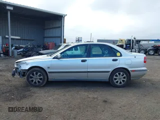 2000 Volvo S40 с VIN YV1VS2555YF537112, выставлен на аукционе IAAI как лот 41421614 с пробегом 79 308 миль миль и . История ставок и продаж доступна на DreamBid. Изображение 15.